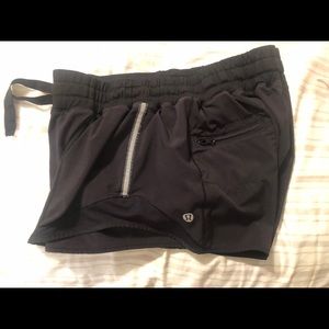 LULULEMON ATHLETICA HOTTY HOT REFLECTIVE SHORTS